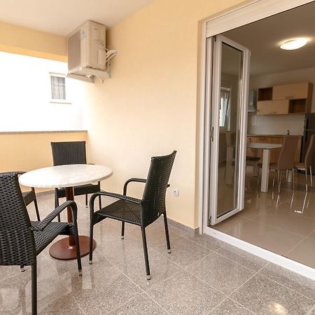 Summer Fun Apartments Новаля Екстер'єр фото