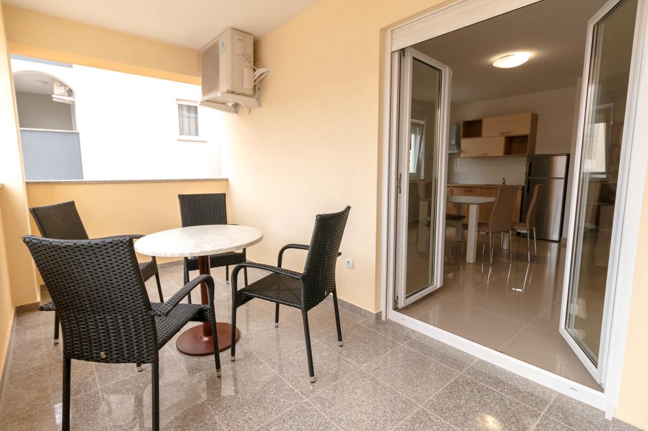 Summer Fun Apartments Новаля Екстер'єр фото