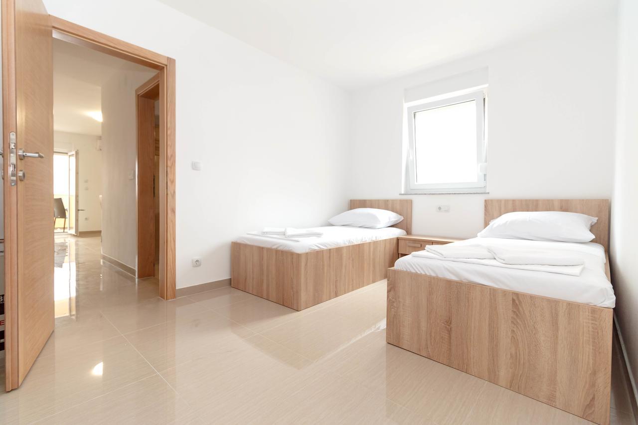 Summer Fun Apartments Новаля Екстер'єр фото