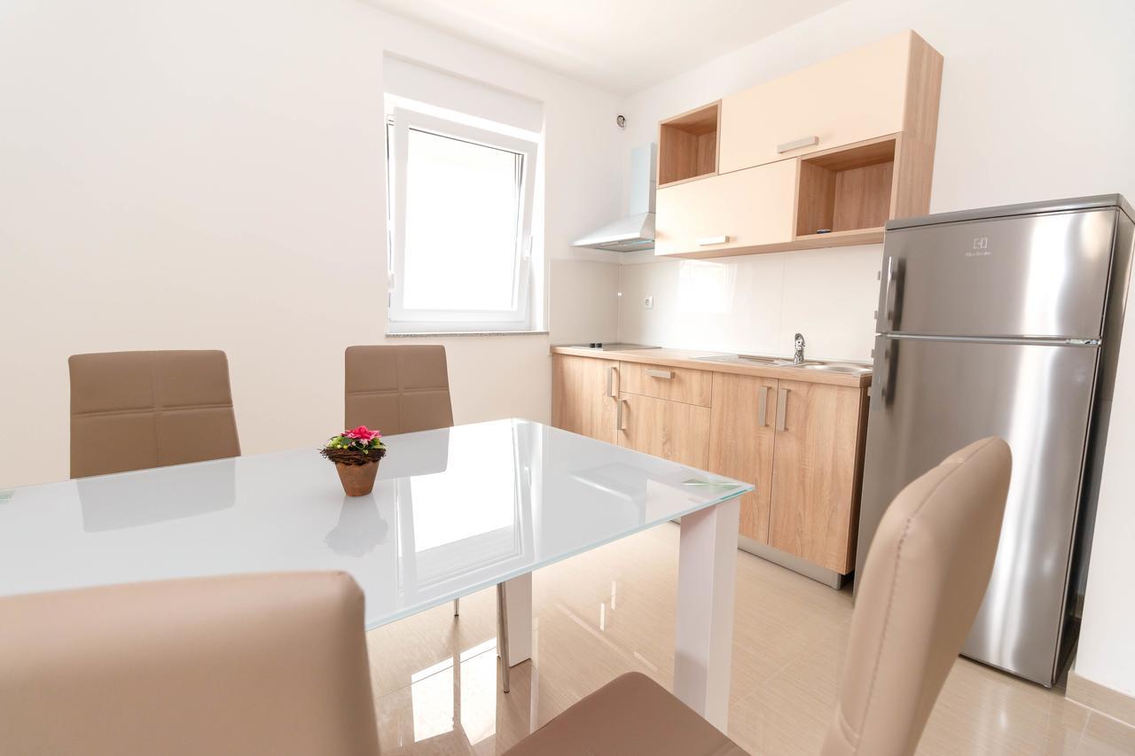 Summer Fun Apartments Новаля Екстер'єр фото