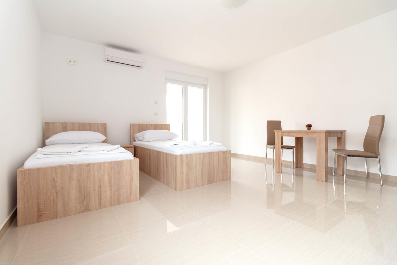 Summer Fun Apartments Новаля Екстер'єр фото